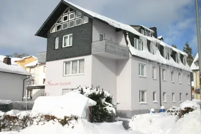 Haus am Kurpark Hotel Garni Hotels near Wachhügelkreuz