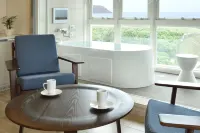 Breath Hotel - Bathtub