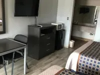 SouthTown S.A. Inn Hotels near Centeno Park