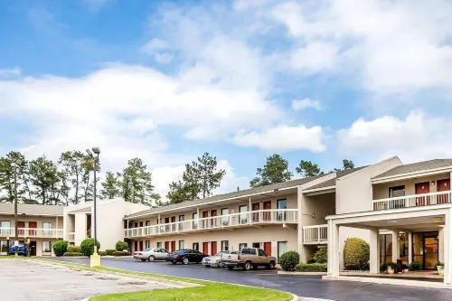 Budgetel Inn and Suites- Fort Gordon - balcony