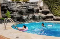 Boudl Al Shatea - Rooftop Pools