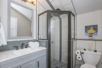 The Bird House of Frederick with Open Space & Lake Views!