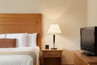 Days Inn by Wyndham Edmonton Downtown