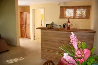 Chantauvent Guest House - Quầy bar