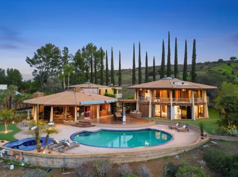 เวีย วายาร์ตา - แอน อาร์คิเทคเจอร์ลลี ซิกนิฟิแคนท์ แคลิฟอร์เนีย โมเดิร์น โฮม