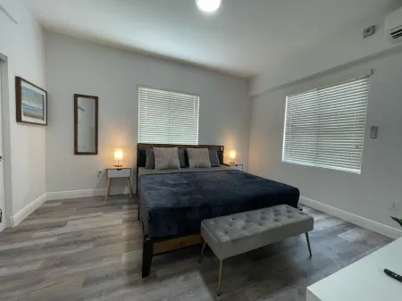 Lovely Cozy Retreat - Parking, Wifi, Smart TV, Washer&Dryer Отели в г. Корал Гейблс