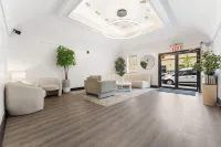 Luxurious Studio with Shared Living Space - Stylish Urban Haven