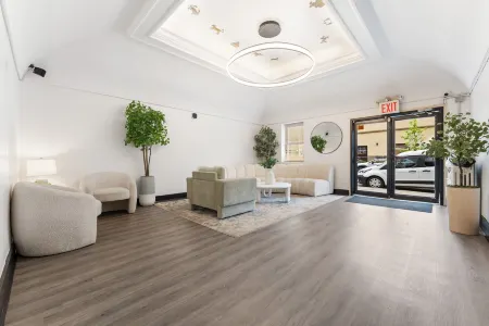 Cozy Studio with Dedicated Workspace and Shared Living Area - Charming Retreat Отели рядом с достопримечательностью «Сансет Парк»