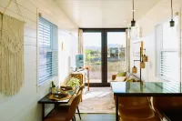 Somewhere in Texas Container Home Hotel di County Brewster