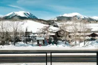 Chic Silverthorne Condo with Rocky MTN Vista Views Hotels in Silverthorne