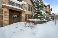 Mountain Views and Hot Tub - Stunning Alpine Retreat Hotels in Winter Park