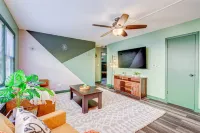 Spacious Living Area and High-End Kitchen - Charming Nature Retreat