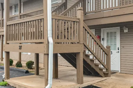 Branson Bliss Retreat - Unit 1, Entertainers Landing Branson, 1BR, 1BA, 4 Guests, Pets Welcome