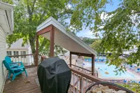 Stunning Lake Views and Pool Access - Charming Retreat