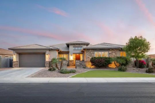 Heated Pool, Spa, Firepit and Putting Green - Exquisite Oasis