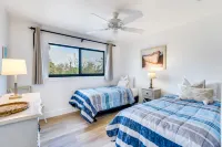 Stunning Views & Casual Elegance Beachfront Retreat