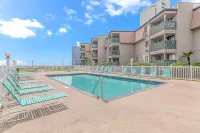 Spacious Condo with Pool and Balcony Access - Stunning Ocean View Hotels in Horry County