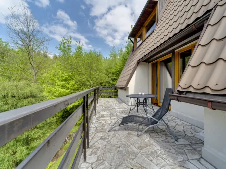 Partecznik Отели рядом с достопримечательностью «Dolina Białej Wisełki»