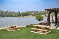 Classic Yosemite Cabin • Room for the Whole Family