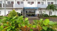 Yunna Hotel Express Lampung Hotels in Pahoman