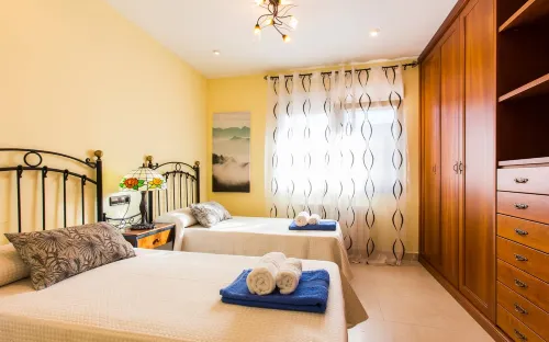 Private pool, garden, barbecue and beach nearby