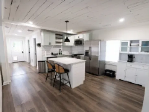 Pet-friendly home walking distance to Downtown Monroe Hotels in Monroe