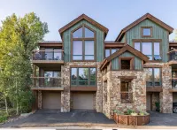 Ski in Out Access and Cozy Fireplace - Stunning Mountain Sanctuary Hotels in Mountain Village