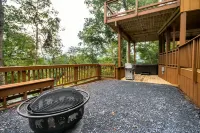 Modern Design and River Access - Stunning Tree Top Escape 루레이 주 A 레스큐 동물원 주변 호텔