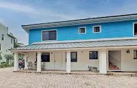 Chic Seaside Condo in Juno | Steps onto the Beach!