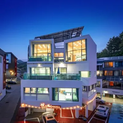 Geojae Sunstay Poolvilla Hotel berhampiran Taman Tema Maengjongjuk