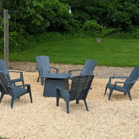 Moccasin Creek Cottage - Hocking Hills State Parks- Cozy back yard Hotels in Pickaway County