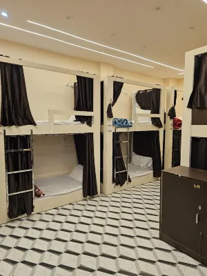 Kashi Vandanam Homestay Hotels near Pind Daan Varanasi Allahabad Haridwar Gaya Badrinath