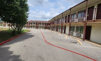 HomeTown Inn and Suites