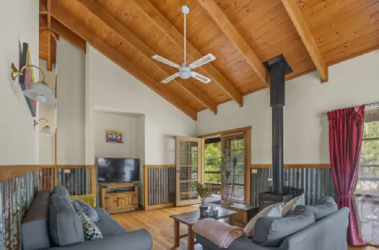 StayAU 松樹小屋湖畔避風港 鄰近希爾斯維爾野生動物保護區的酒店