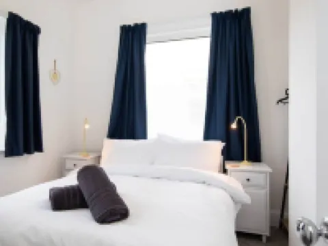 Absolute Beachfront with Decked Garden Oasis and Views Hotels in Bognor Regis
