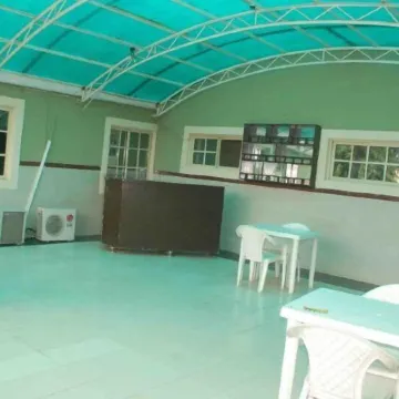 Eagle Valley Royal Hotel