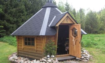 Retreat with Sauna, Hot Tub