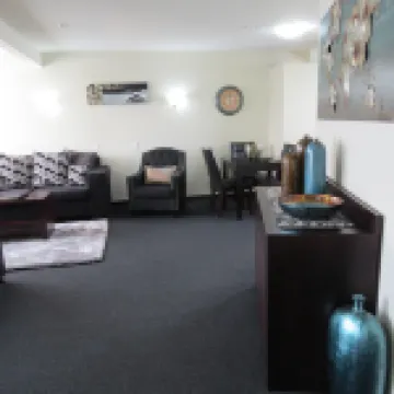 家園別墅汽車旅館