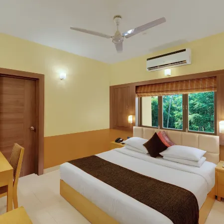 Sandalwood Hotel & Suites