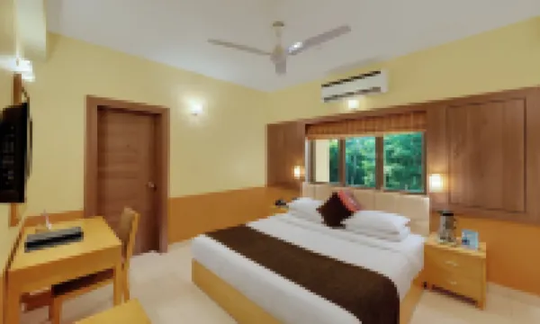 Sandalwood Hotel & Suites