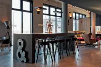 Moxy Vienna Airport - bar