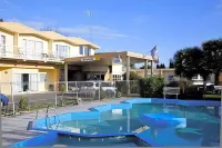 Apple Motor Inn Hotels in Waipatu