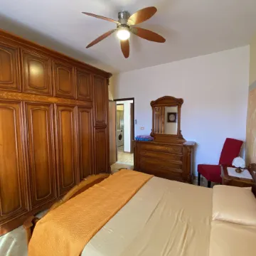 Apartment - Sleeps 5, Free Parking & Pet Friendl