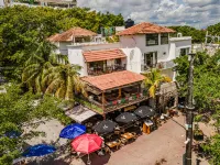 Hotel Banana Boutique & Spa - 5th Av Playa del Carmen Hotels near ¨La Casa de las Flores"