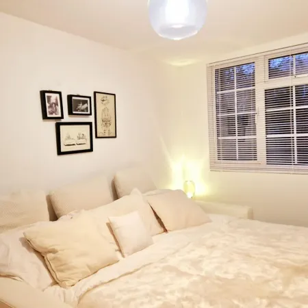 1 Bed Cottage-Museum View-Garden-Free Parking Hotels in Weybridge