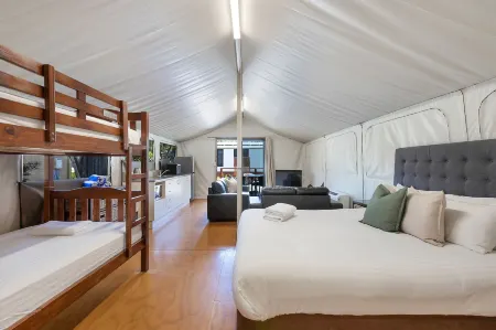 Reflections Jimmys Beach - Holiday Park Отели в г. Хокс Нест