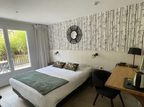 Le Clos du Pontic Logis et Cit'Hotel