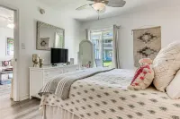 Sea la VIE Condo Pensacola Beach Access! Hotels near Langdon Beach