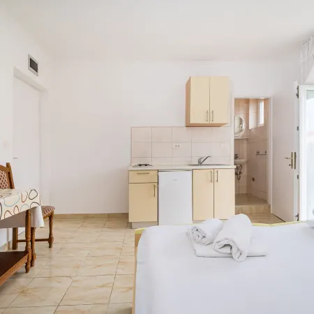 Studio Apartments Near Center 5