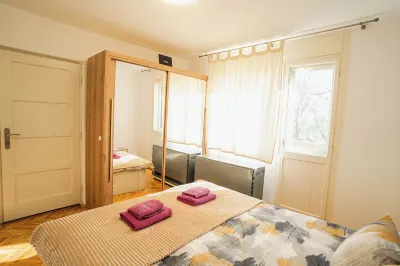 VP Apartment - A Forest Retreat in the Heart of the City! Hôtels à : Pancevo